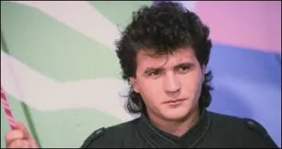 Complétez le titre de cette chanson : "Aimer est plus fort que...