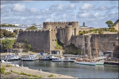 Brest est la préfecture du département du Finistère (29).