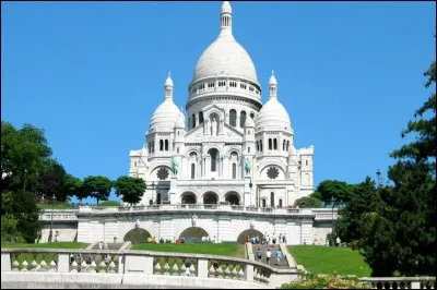 Dans quelle ville française trouve-t-on le Sacré-Cur ?