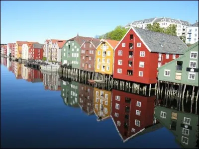 La ville de Trondheim se situe dans le pays du Danemark.