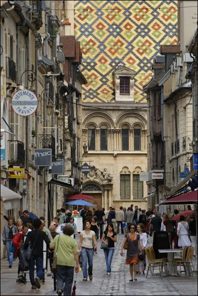 Que fabrique-t-on à Dijon ?