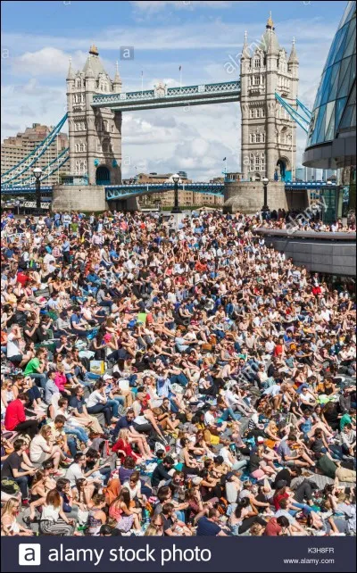 Comment appelle-t-on les personnages sans pouvoirs magiques ?