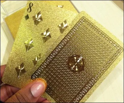 Quand Charles participe au jeu de cartes, qui est-il ?