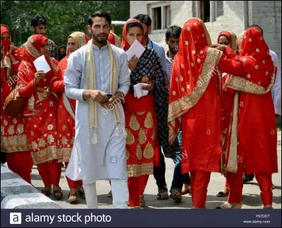 En Iran, en Inde, au Pakistan, en Afghanistan, les chiites sont des musulmans fervents. Lors de son mariage que fait-on à la jeune épousée ?