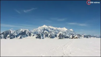 Pays : Canada 
Hauteur : 5 959 m 
Massif : Chaîne Saint-Élie
Première ascension : 1925. Albert H. MacCarthy
Quel est ce sommet ?