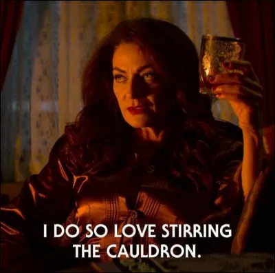 Qui est en réalité Miss Wardwell ?