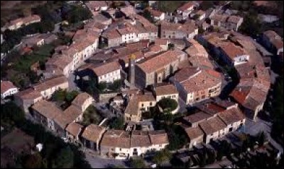 Aujourd'hui, je vous propose de commencer notre balade en Occitanie, à Alairac. Village circulaire de l'agglomération Carcassonnaise, il se situe dans le département ...