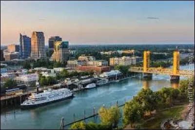 La ville de Sacramento se situe au Texas.