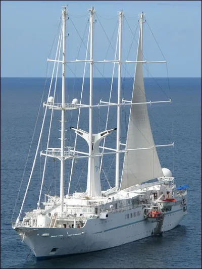 Cette goélette de 134 m (!) a 4 mâts : on la voit ici ancrée à Saint-Kitts, mais elle est enregistrée aux Bahamas. Elle possède 4 ponts et développe 2 000 m2 (computer-operated sails) avec ses 6 voiles et voiles d'étai. Son équipage de 101 marins peut accueillir confortablement 148 passagers.
Quel est le nom de cette machine à vent qui peut atteindre 15.8 noeuds ?