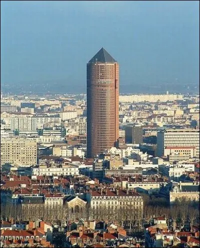 En quelle année la Tour Part-Dieu a-t-elle pris officiellement ce nom ?