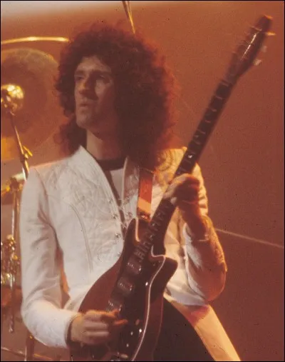Comment s'appelle la guitare de Brian ?