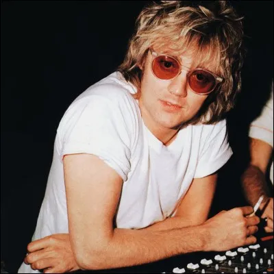 Pour quelle raison Roger s'était-il enfermé dans un placard pendant plusieurs heures ?