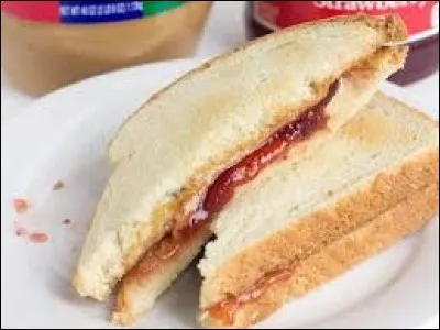 Comment Crazy 8 mange-t-il ses sandwichs ?