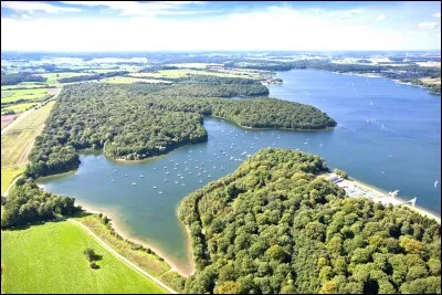 Quel est le nom du plus grand lac de Belgique ?