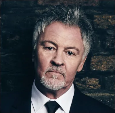 Qui est ce Paul, chanteur de pop britannique ?