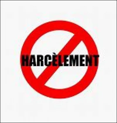 Un de tes camarades se fait harceler. Que fais-tu ?