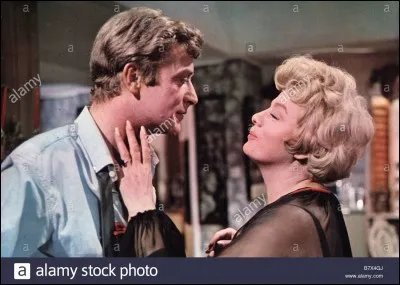 "Les Dragueurs" est un film mis en scène par Jean-Luc Godard.