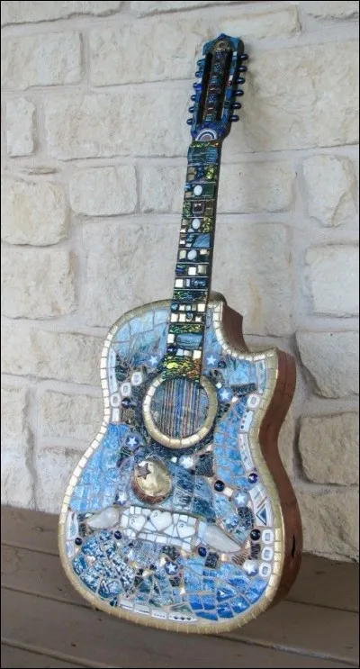 Qui chantait "Betty a rigolé devant ma boule à zéro" ?