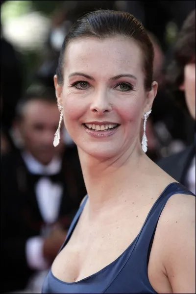Dans quel film, Carole Bouquet est-elle une James Bond girl ?