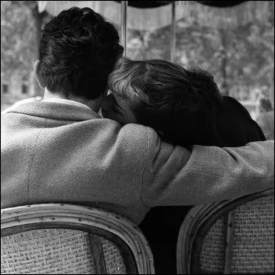 Un couple qui atteint 25 ans de mariage fête leurs noces d'...