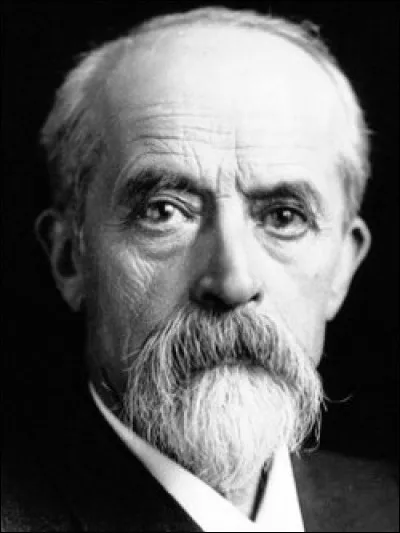 Qui est ce Louis, préfet de police, inventeur de la brigade criminelle et du concours qui porte son nom ?