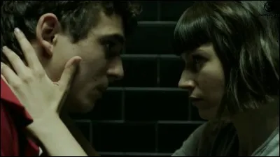 Que dessine Tokyo sur le carrelage des toilettes ?