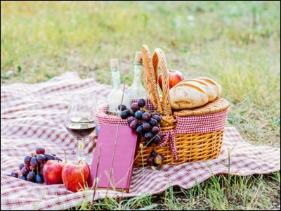 À part sur une table, où peut-on trouver des nappes ?