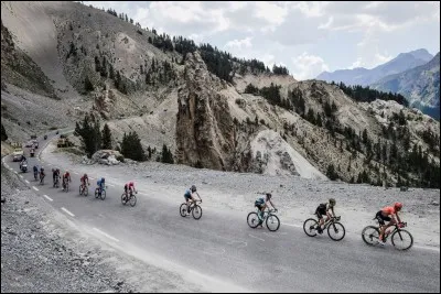 Un coureur français va également profiter de ces nombreux cols pour faire le plein au niveau du maillot à pois. Il va remonter de 10 places dans le classement du meilleur grimpeur et va s'emparer du maillot à pois. De quel coureur s'agit-il ?