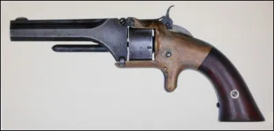 Quel est ce binôme fondateur en 1884 d'une usine américaine d'armes à feu?