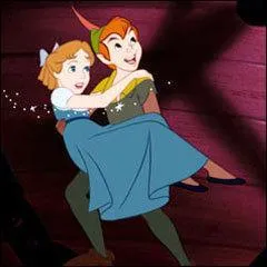 De qui Wendy Darling est-elle amoureuse ?