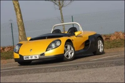 Apparemment, faire un joli roadster également semble au-dessus des capacités des designers de chez Renault à voir cette...