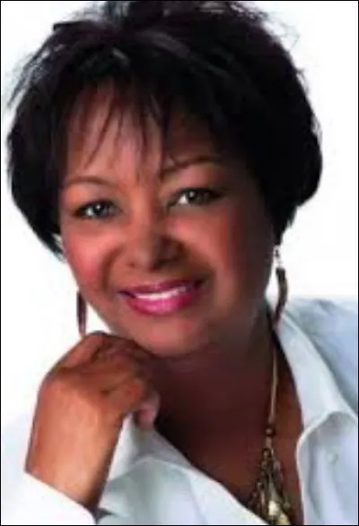 Quel est le nom de l'auteure ?