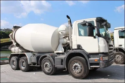 Celui-ci réalise du béton, quand toute l'équipe en a besoin. Quel est son nom ?