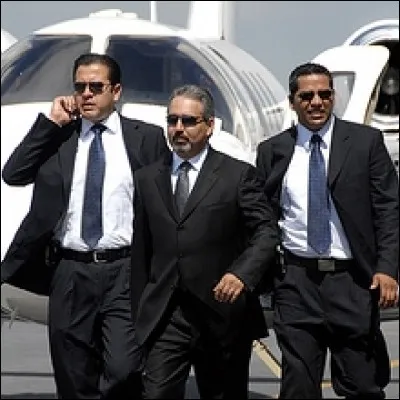 Comment se nomme le garde de la boîte de nuit ?