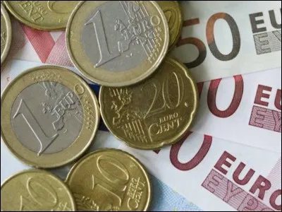 Un ami à toi vient te demander “tu peux me prêter 20 € s'il te plaît ?” :