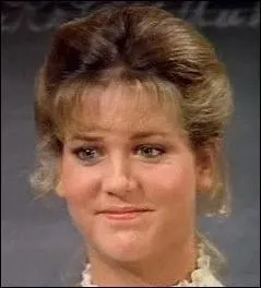 Qui joue le rle d'Etta Plum ?