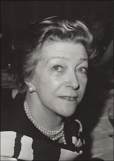 Qui est cette Louise, journaliste, écrivain, poétesse, romancière et scénariste ?