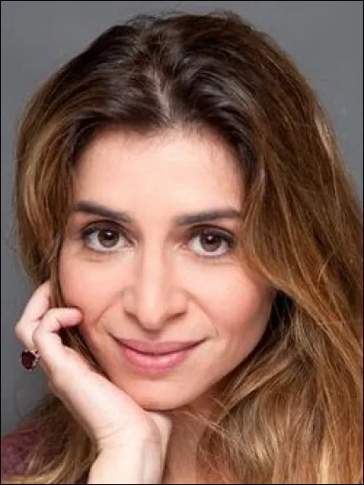 Qui est cette Julie, auteur-compositeur-interprète ?