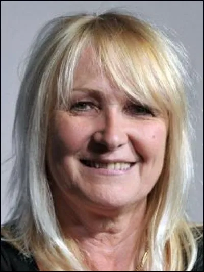 Qui est cette Julie, la plus célèbre voix de France depuis 1972, animatrice de radio et télévision ?