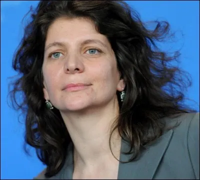 Qui est cette Julie, réalisatrice de documentaires, de courts et de longs métrage ?