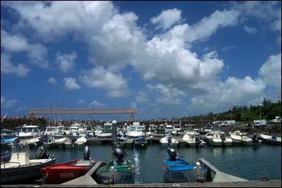 Ceci est un port de plaisance et de...