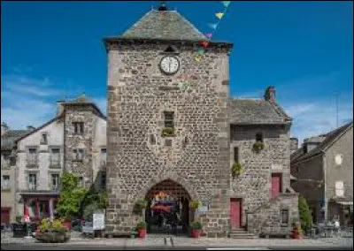 Mur-de-Barrez (Aveyron) : Louis XIII en fait don au prince de Monaco. Le village garde encore des relations privil&eacute;gi&eacute;es avec la principaut&eacute;.