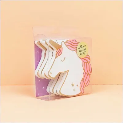 Comment s'appelle sa marque de bijoux ?