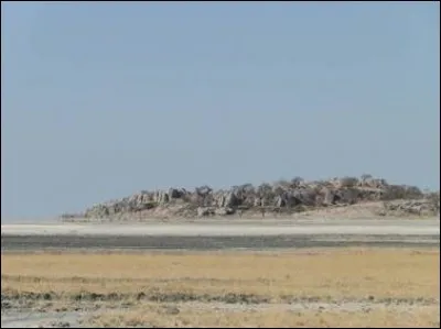 Qui a bâti la ''cité perdue du Kalahari'', en Namibie ?