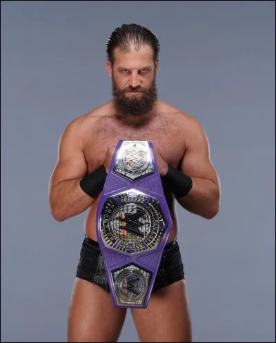 Contre qui Drew Gulak a-t-il défendu son titre Cruiserweight avec succès ?