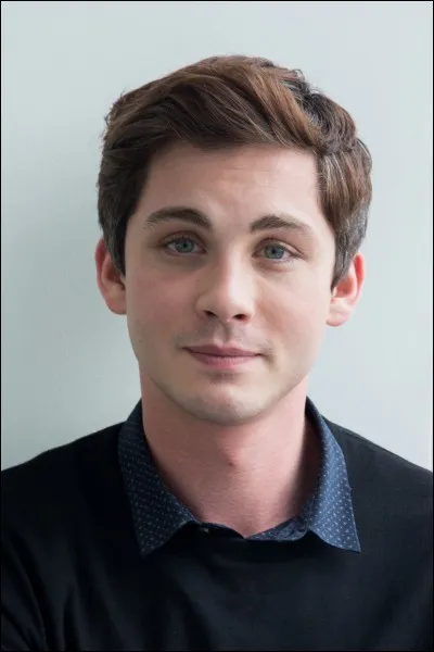 Logan Lerman est-il toujours vivant ?