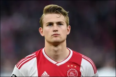 Dans quel club a signé Matthijs de Ligt ?