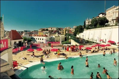 Où est située Lisbonne ?