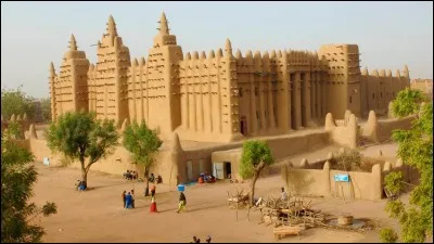 Retrouvez le pays ayant une ville nommée Bamako :