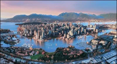 Vancouver est une ville mais dans quel pays se situe-t-elle ?